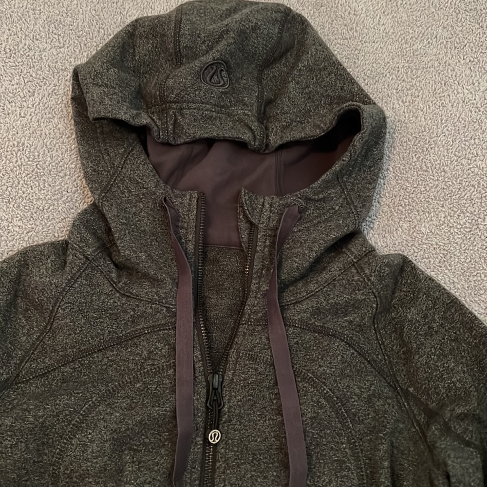 Lululemon scuba size 2
